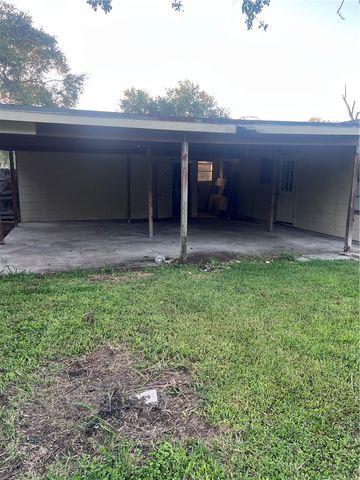 1013 Dolphin Pl, Corpus Christi, TX 78411