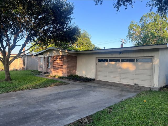 1013 Dolphin Pl, Corpus Christi, TX 78411