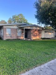 1013 Dolphin Pl, Corpus Christi, TX 78411