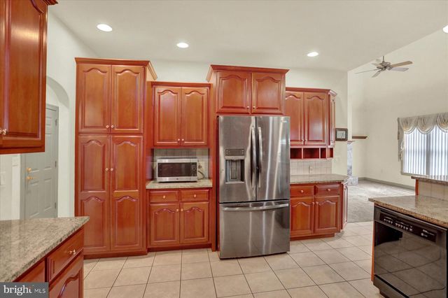 4755 MAPLE SHADE DR, Harrisburg, PA 17110