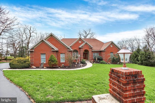 4755 MAPLE SHADE DR, Harrisburg, PA 17110