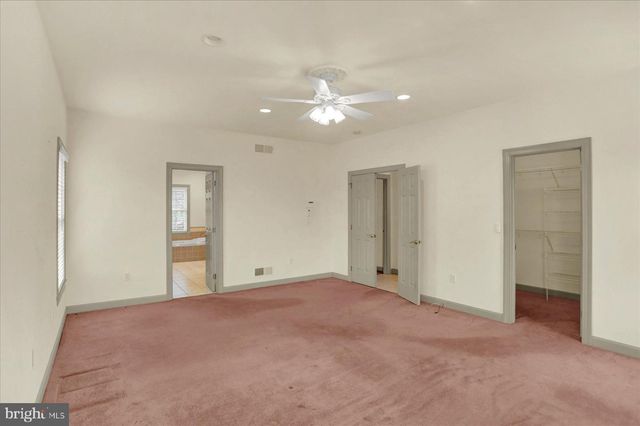 4755 MAPLE SHADE DR, Harrisburg, PA 17110