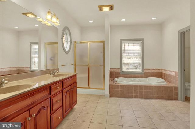 4755 MAPLE SHADE DR, Harrisburg, PA 17110