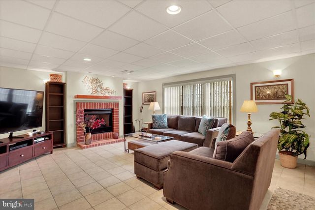 4755 MAPLE SHADE DR, Harrisburg, PA 17110