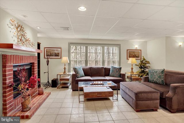 4755 MAPLE SHADE DR, Harrisburg, PA 17110