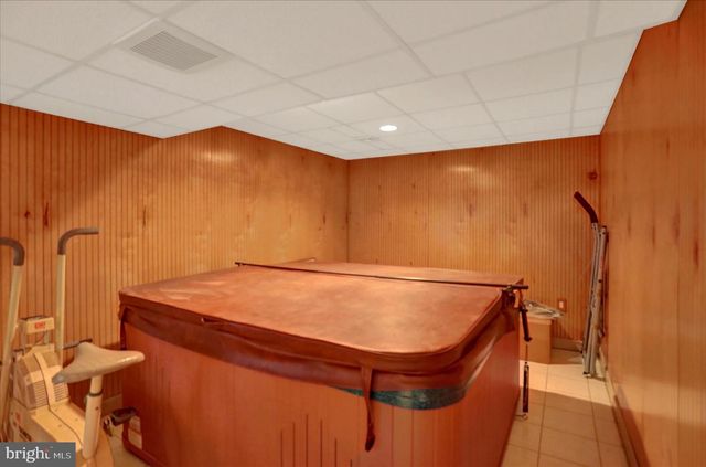 4755 MAPLE SHADE DR, Harrisburg, PA 17110