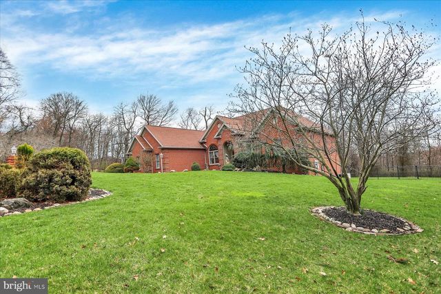 4755 MAPLE SHADE DR, Harrisburg, PA 17110