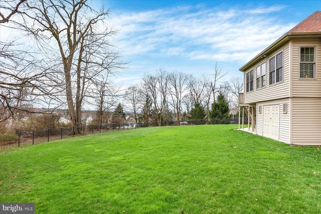 4755 MAPLE SHADE DR, Harrisburg, PA 17110