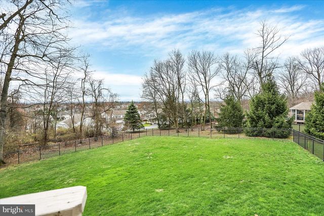 4755 MAPLE SHADE DR, Harrisburg, PA 17110