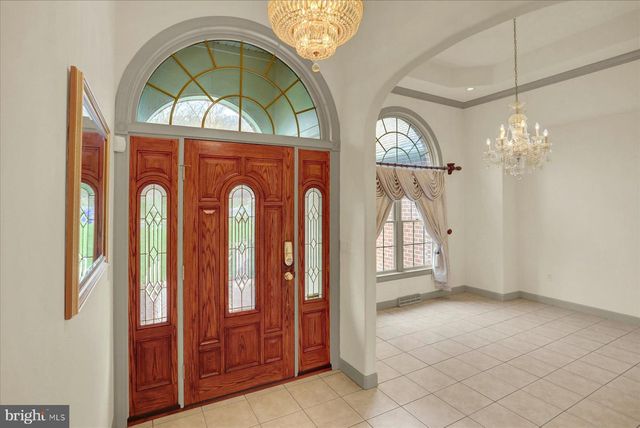 4755 MAPLE SHADE DR, Harrisburg, PA 17110