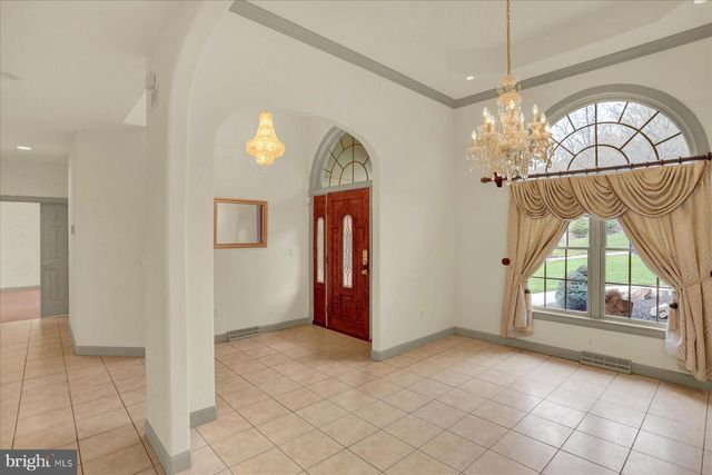 4755 MAPLE SHADE DR, Harrisburg, PA 17110