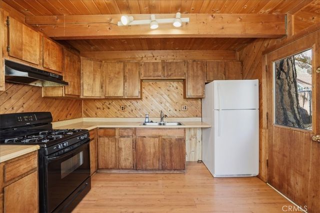 598 Maple, Sugarloaf, CA 92386