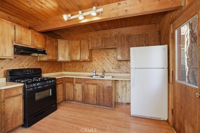598 Maple, Sugarloaf, CA 92386