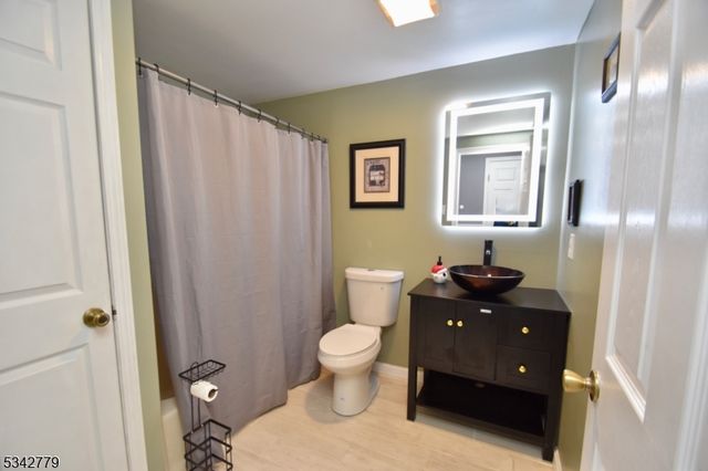 38 Notch Rd, Jefferson Twp., NJ 07438