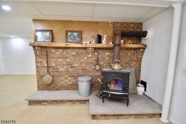 38 Notch Rd, Jefferson Twp., NJ 07438