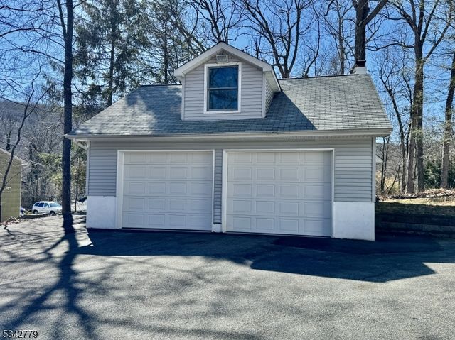 38 Notch Rd, Jefferson Twp., NJ 07438