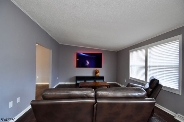 38 Notch Rd, Jefferson Twp., NJ 07438