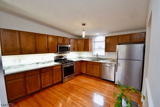 38 Notch Rd, Jefferson Twp., NJ 07438