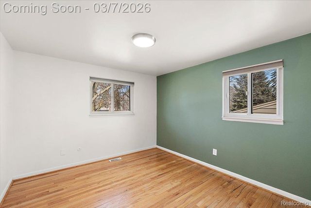 608 Amelia Avenue, Royal Oak, MI 48073