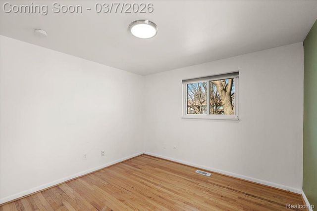 608 Amelia Avenue, Royal Oak, MI 48073