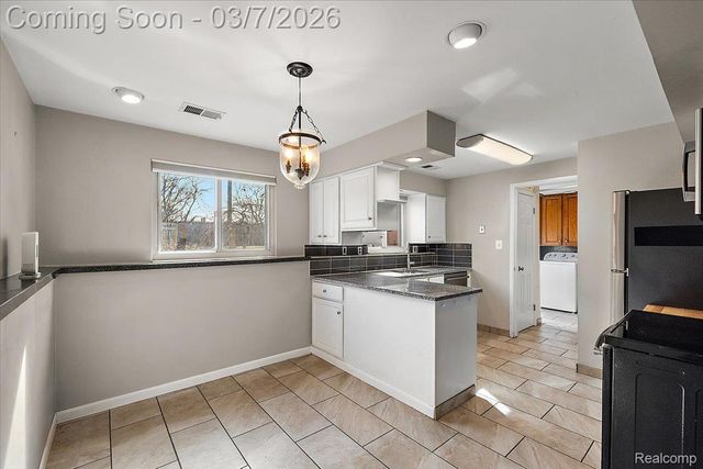 608 Amelia Avenue, Royal Oak, MI 48073