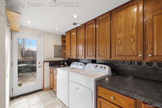 608 Amelia Avenue, Royal Oak, MI 48073