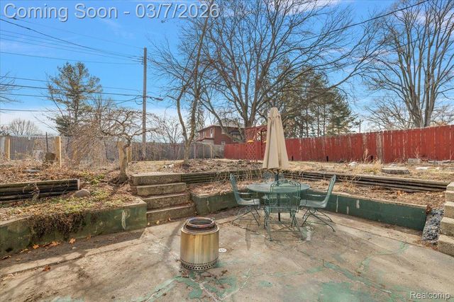 608 Amelia Avenue, Royal Oak, MI 48073