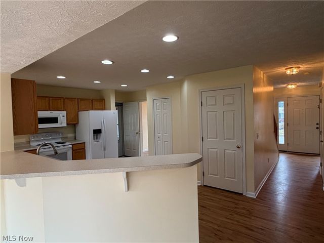 9754 Agate Street NW, Canal Fulton, OH 44614