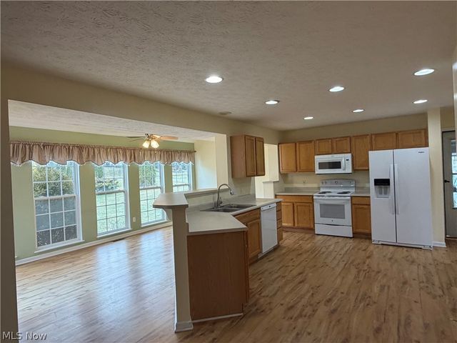 9754 Agate Street NW, Canal Fulton, OH 44614