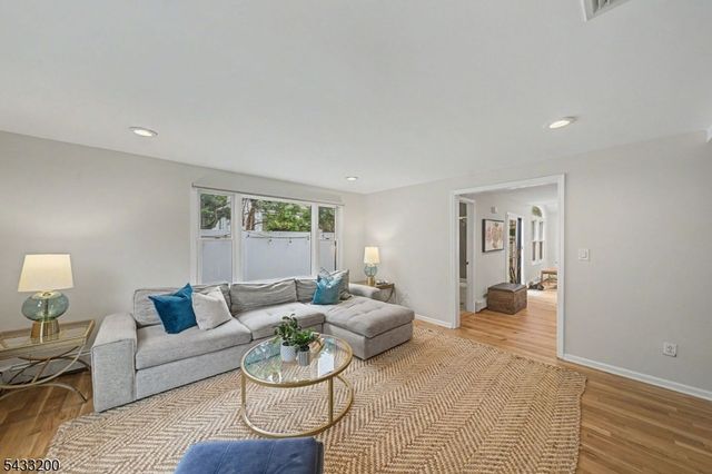 45 Highfield Rd, Bloomfield Twp., NJ 07003