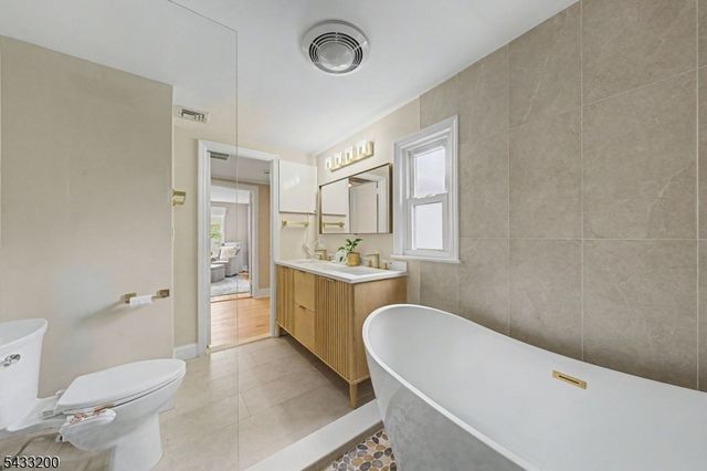 45 Highfield Rd, Bloomfield Twp., NJ 07003