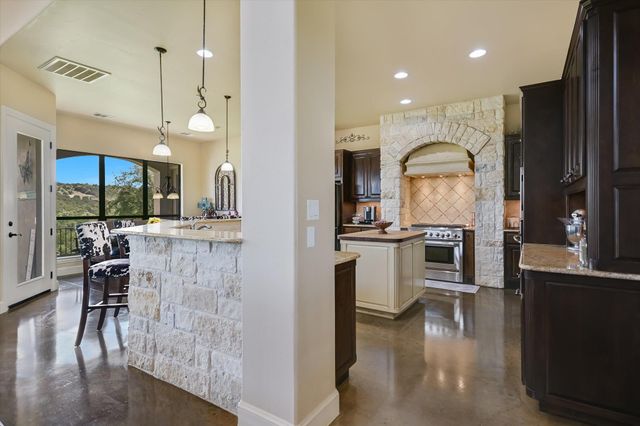 20409 Cordill LN, Spicewood, TX 78669