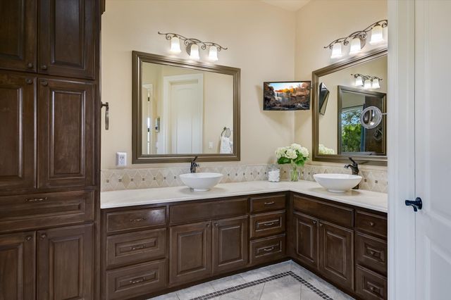 20409 Cordill LN, Spicewood, TX 78669