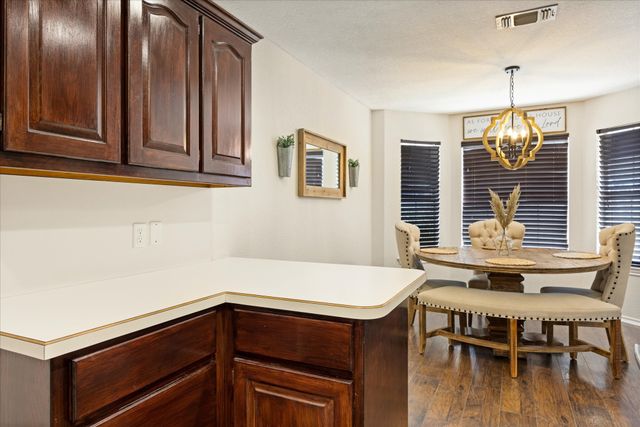 1709 W Doyle Street, Granbury, TX 76048