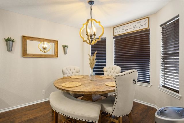 1709 W Doyle Street, Granbury, TX 76048