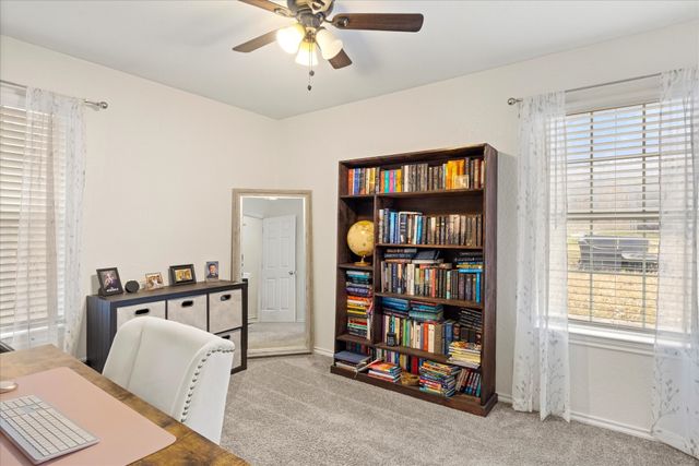 1709 W Doyle Street, Granbury, TX 76048