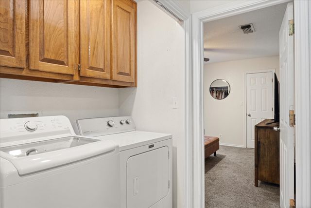 1709 W Doyle Street, Granbury, TX 76048