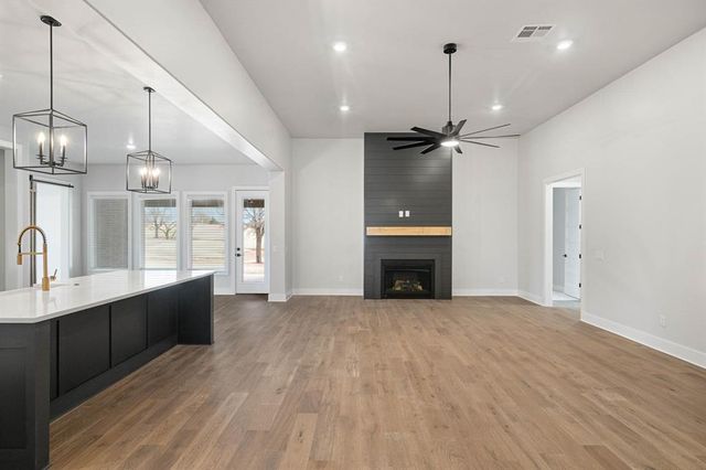 2284 Summit Circle, Blanchard, OK 73010