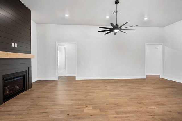 2284 Summit Circle, Blanchard, OK 73010