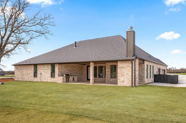 2284 Summit Circle, Blanchard, OK 73010