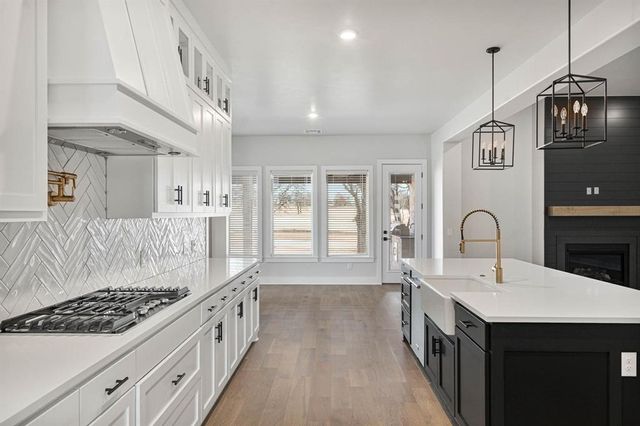 2284 Summit Circle, Blanchard, OK 73010