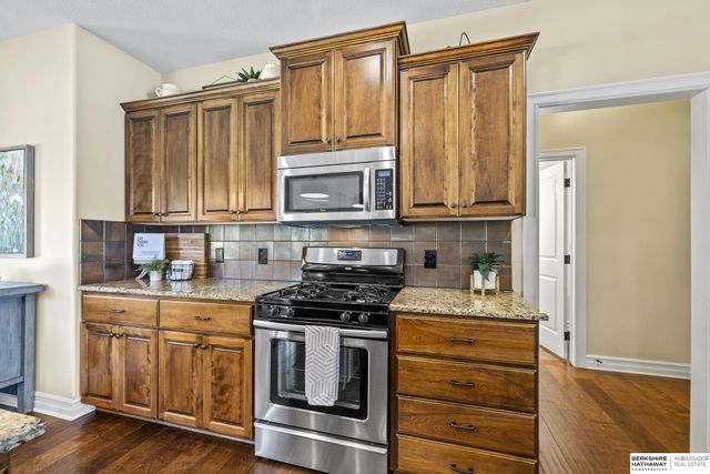 720 S 200th Street, Elkhorn, NE 68022