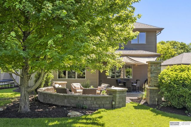 720 S 200th Street, Elkhorn, NE 68022