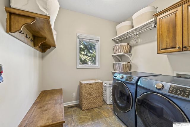 720 S 200th Street, Elkhorn, NE 68022