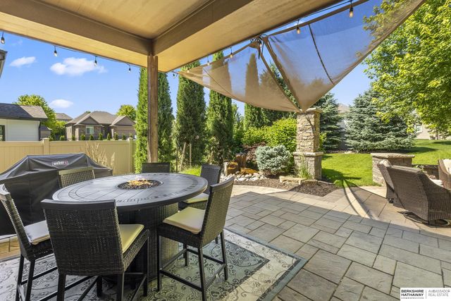 720 S 200th Street, Elkhorn, NE 68022