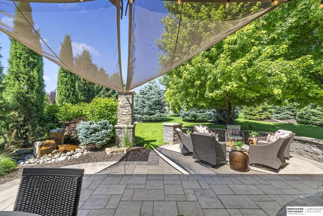 720 S 200th Street, Elkhorn, NE 68022