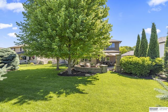 720 S 200th Street, Elkhorn, NE 68022