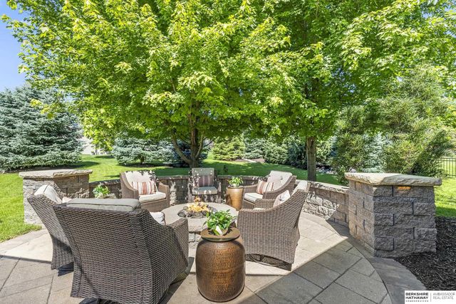 720 S 200th Street, Elkhorn, NE 68022