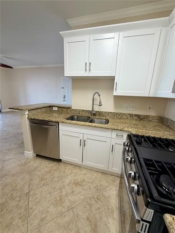 2755 VIA CAPRI 1217, Clearwater, FL 33764