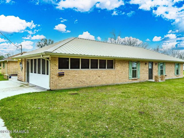 1055 Eddie Ray Road, Breaux Bridge, LA 70517
